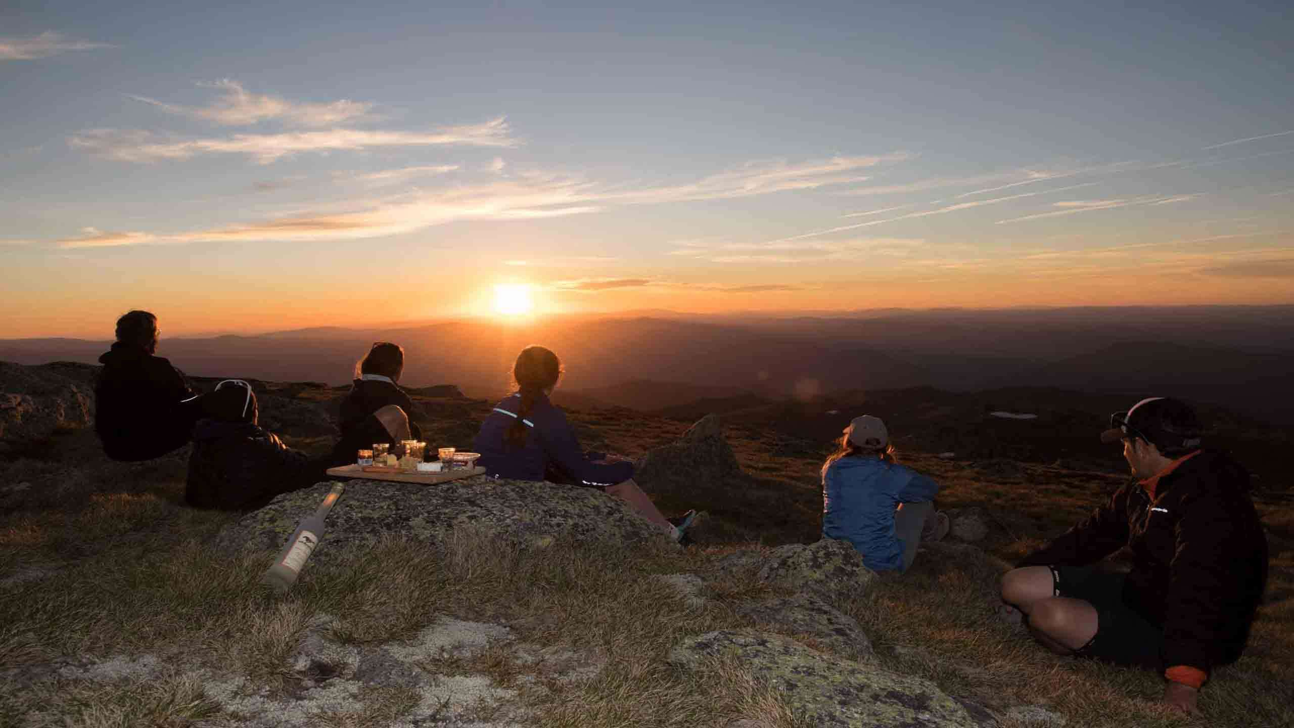 Snowy Mountains Deluxe Walk 4D3N, Fully Guided