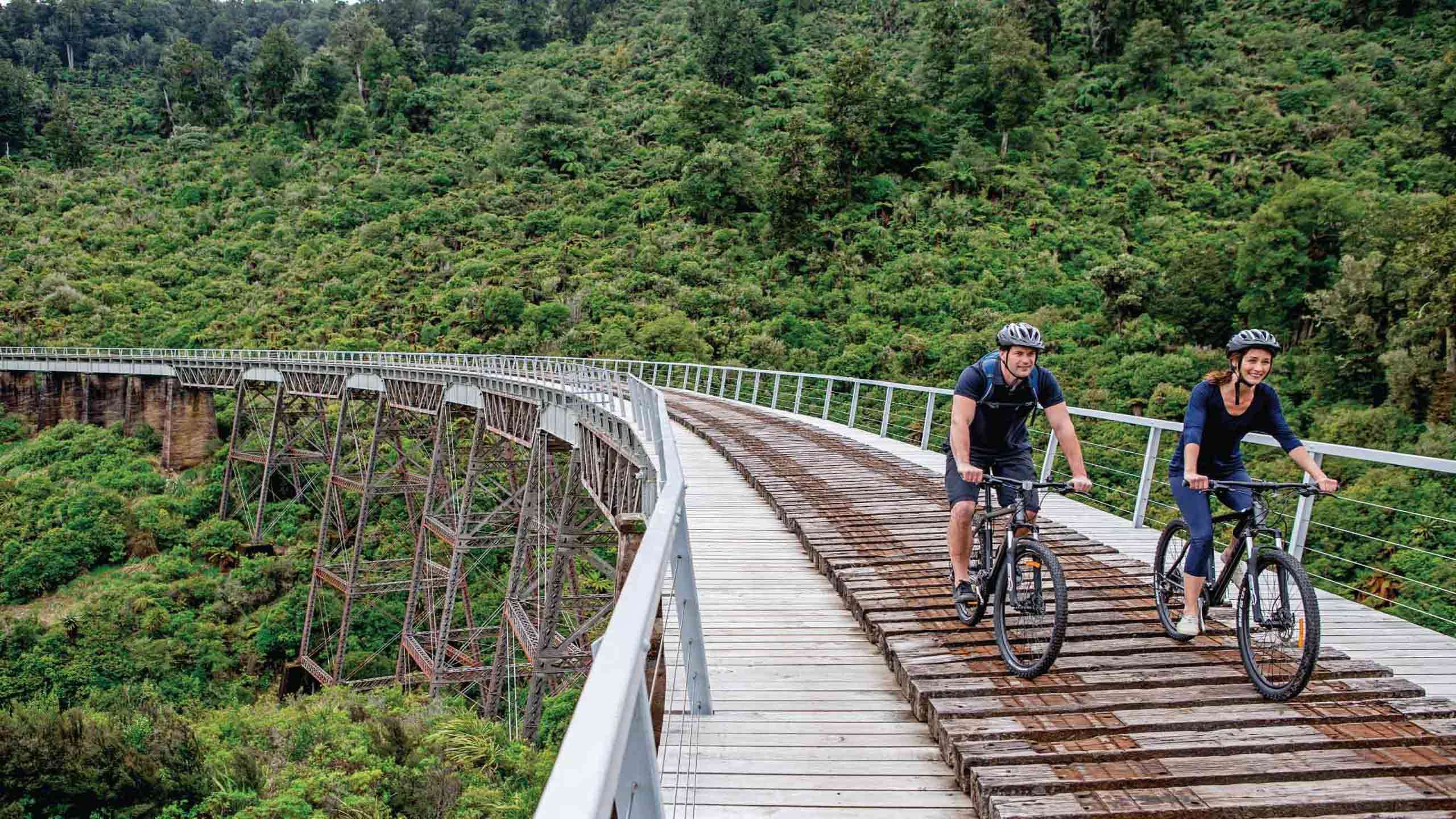 The Classic Tongariro Trio Adventure 4D3N Walk, Canoe & Cycle, Fully Guided