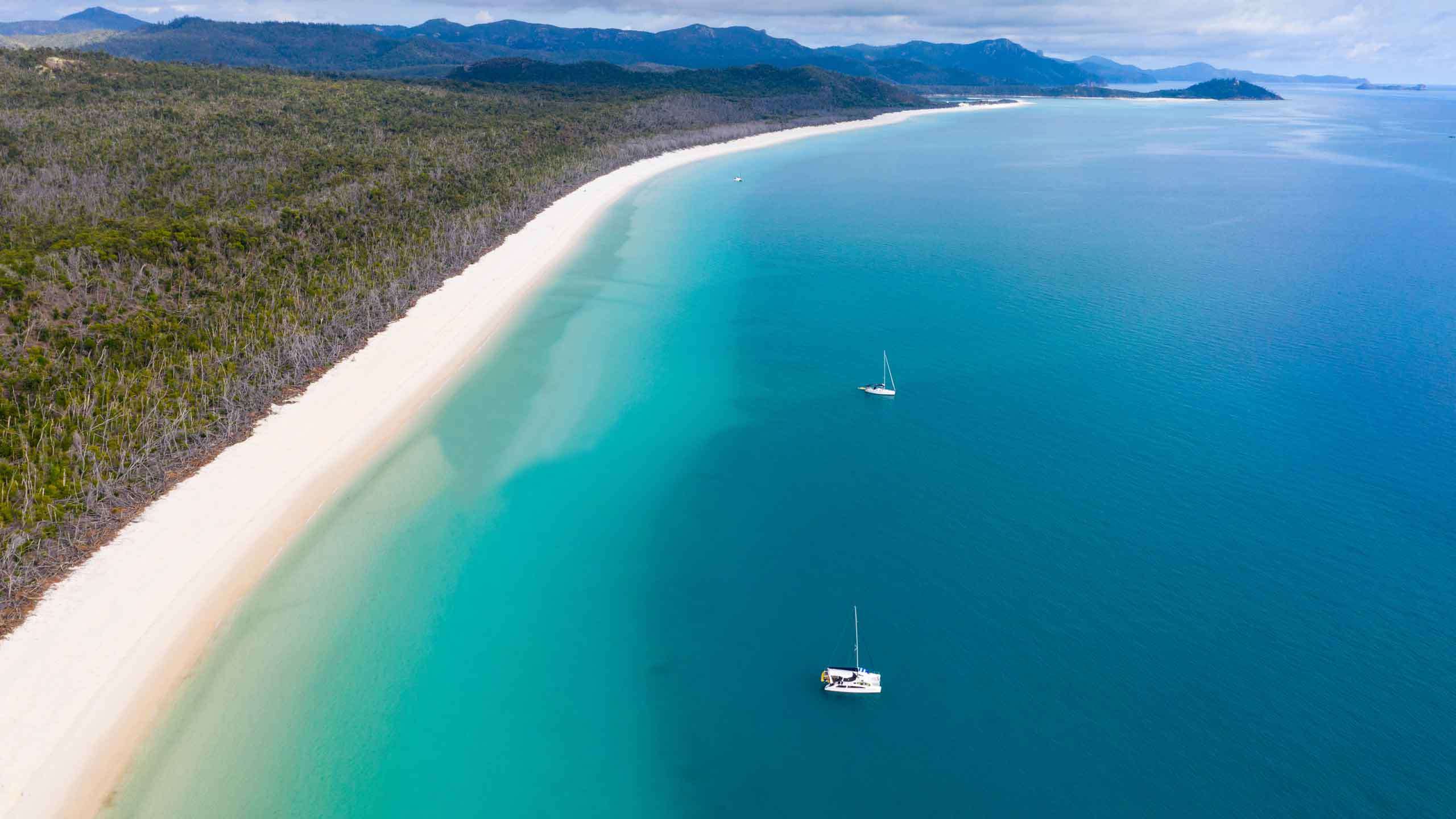Luxury Whitsundays Rail & Sail 5D4N