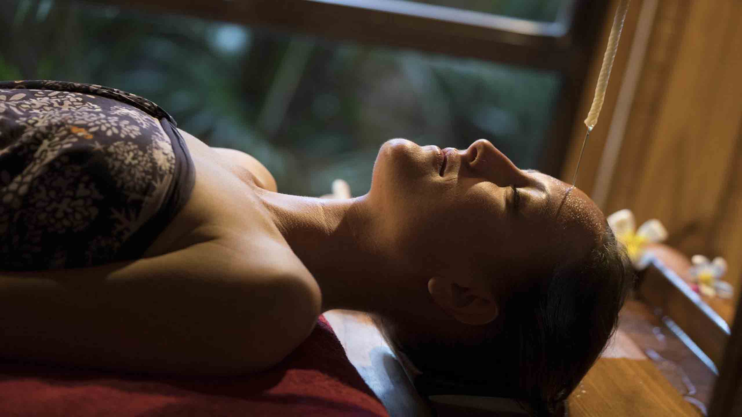 arajilla-lord-howe-island-woman-at-spa