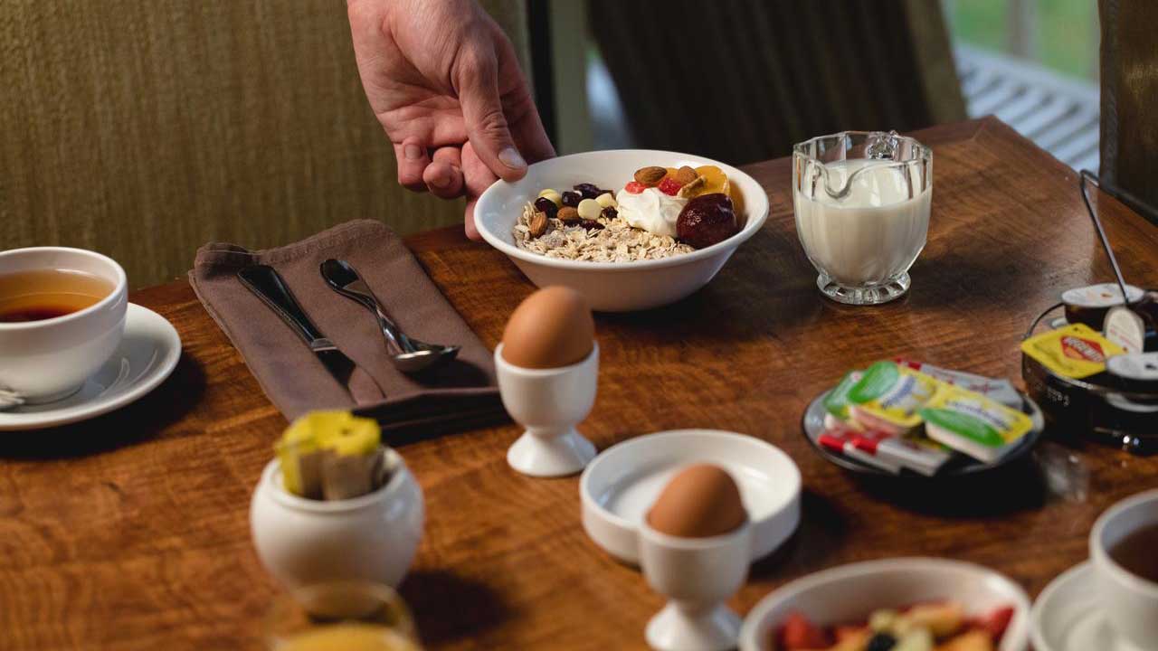franklin-manor-tasmania-australia-strahan-breakfast