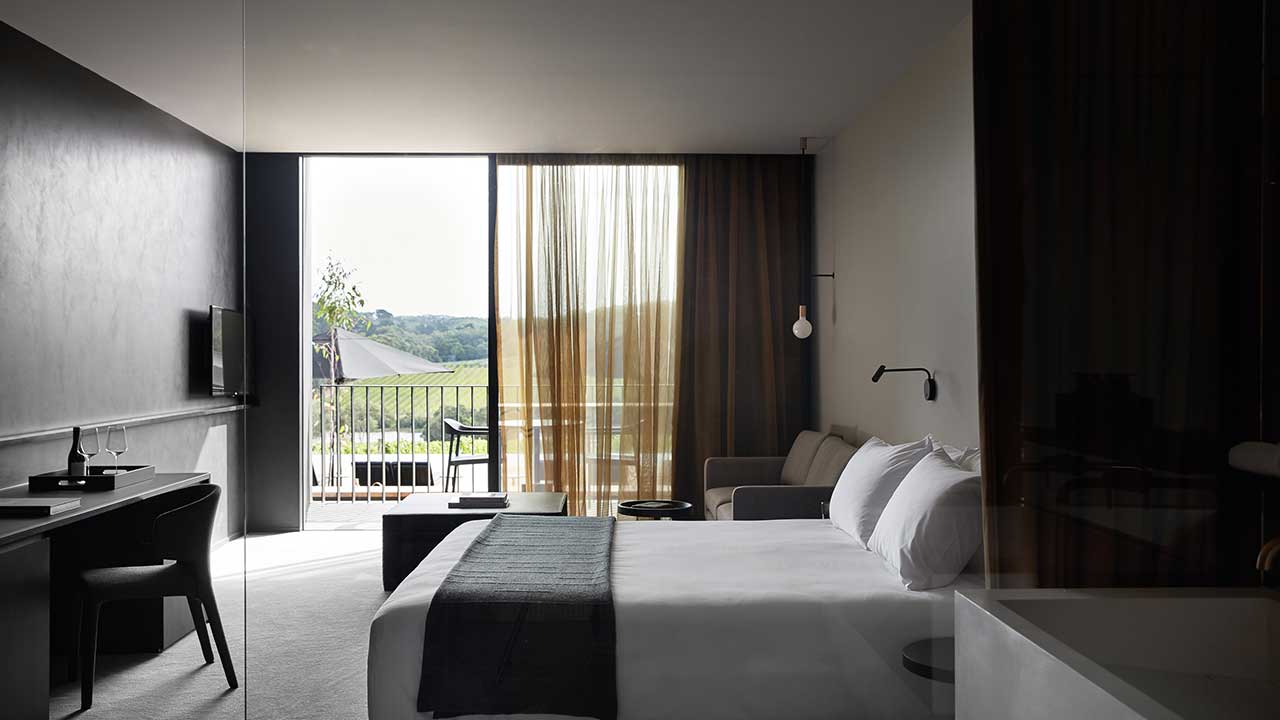 mornington-peninsula-victoria-jackalope-vineyard-bed-view