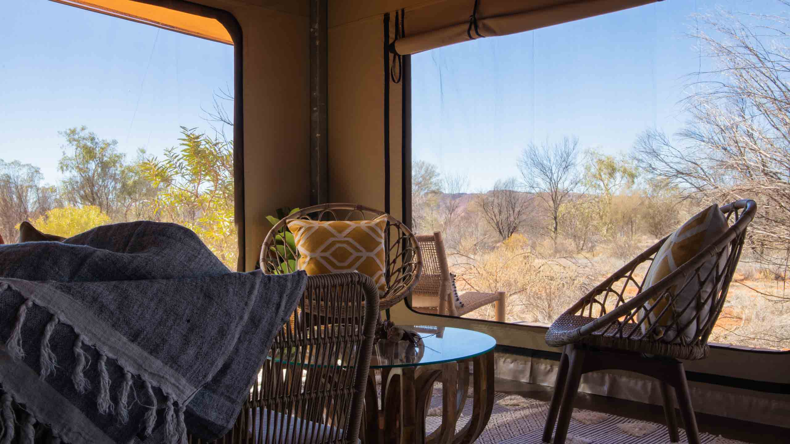 kings-canyon-glamping-northern-territory-glamping-tent-open