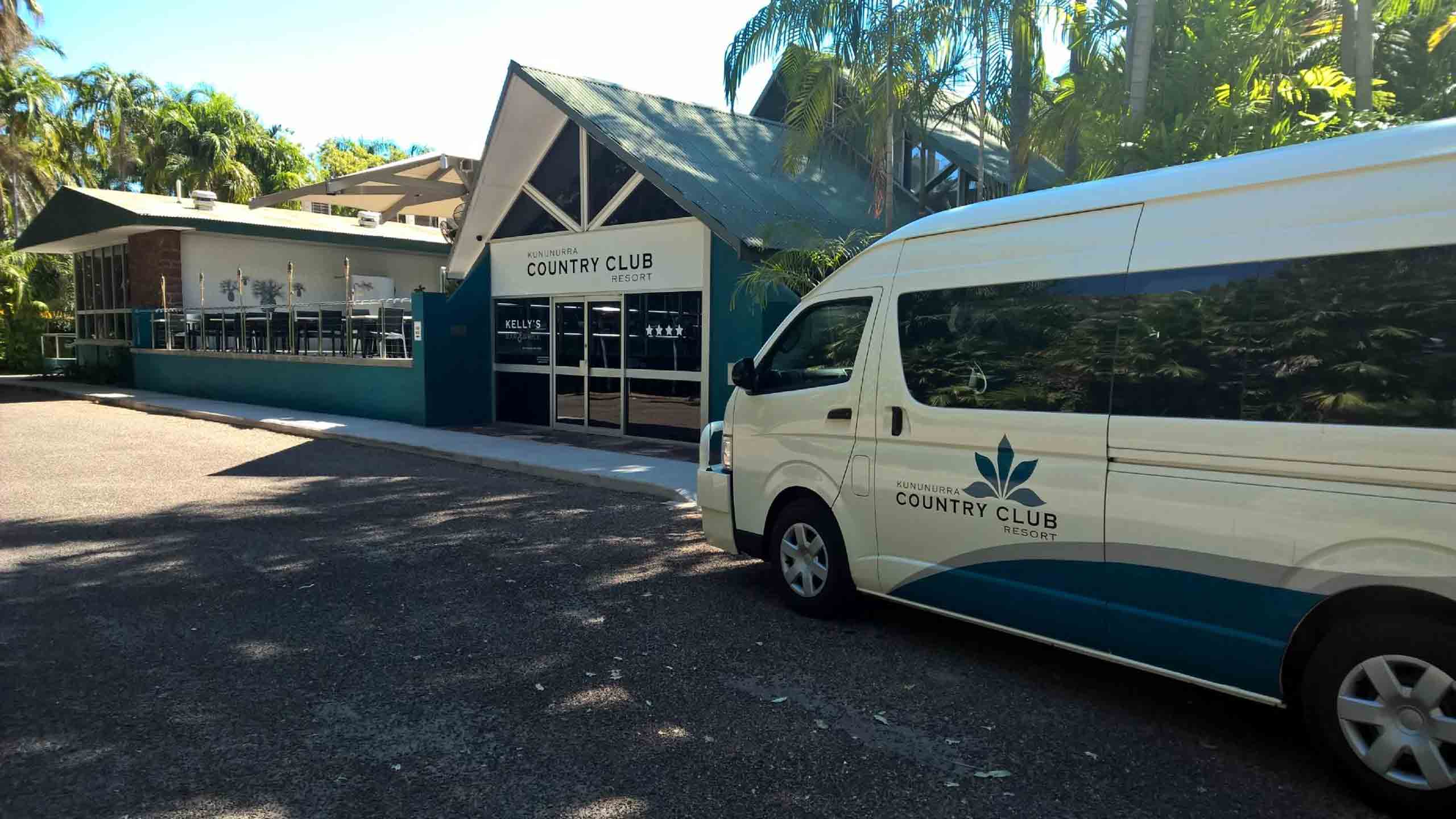 kununurra-country-club-kimberley-wa-kununurra-country-club-entrance-shuttle