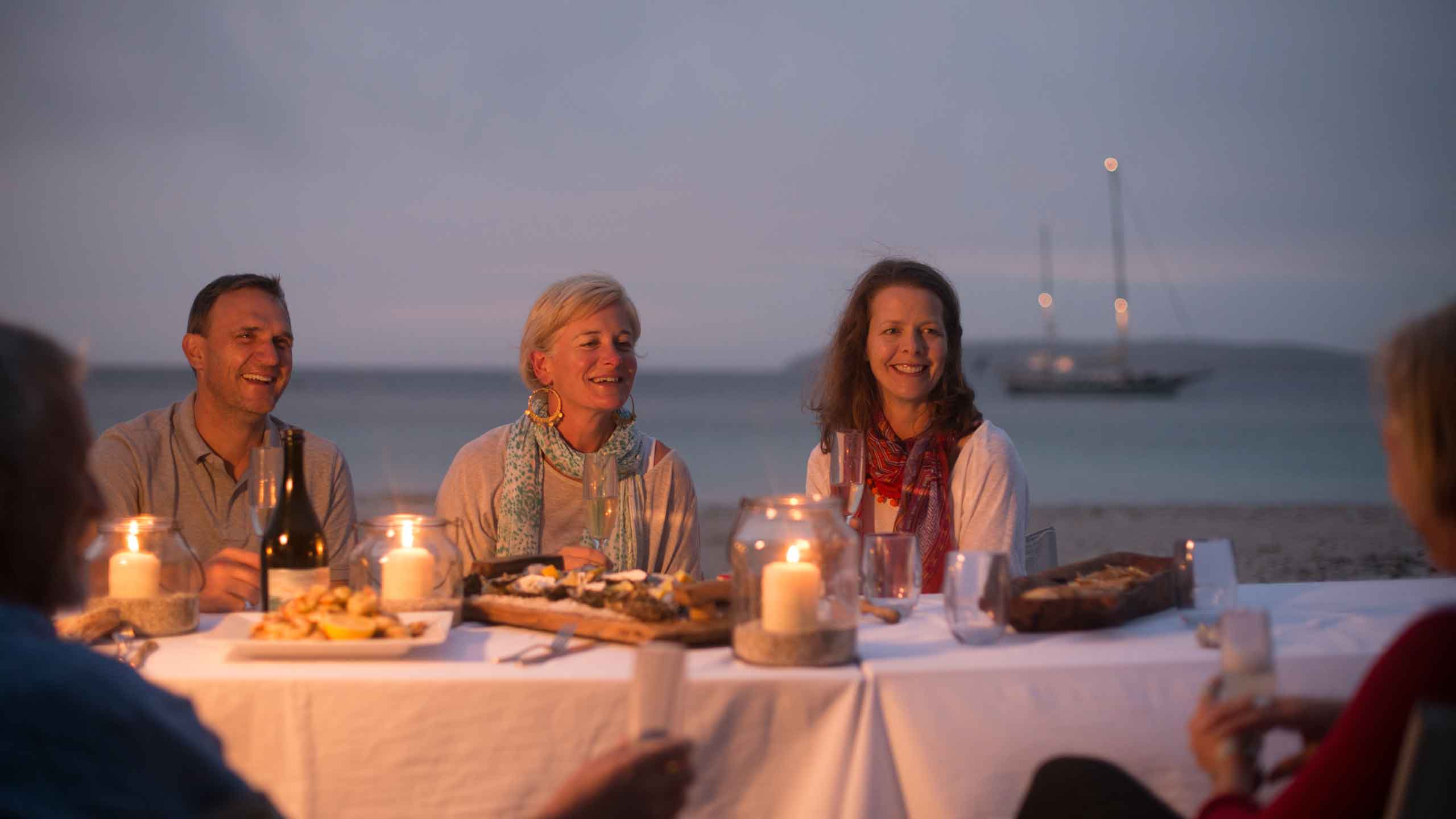 lady-eugenie-east-coast-tasmania-yacht-australia-dining