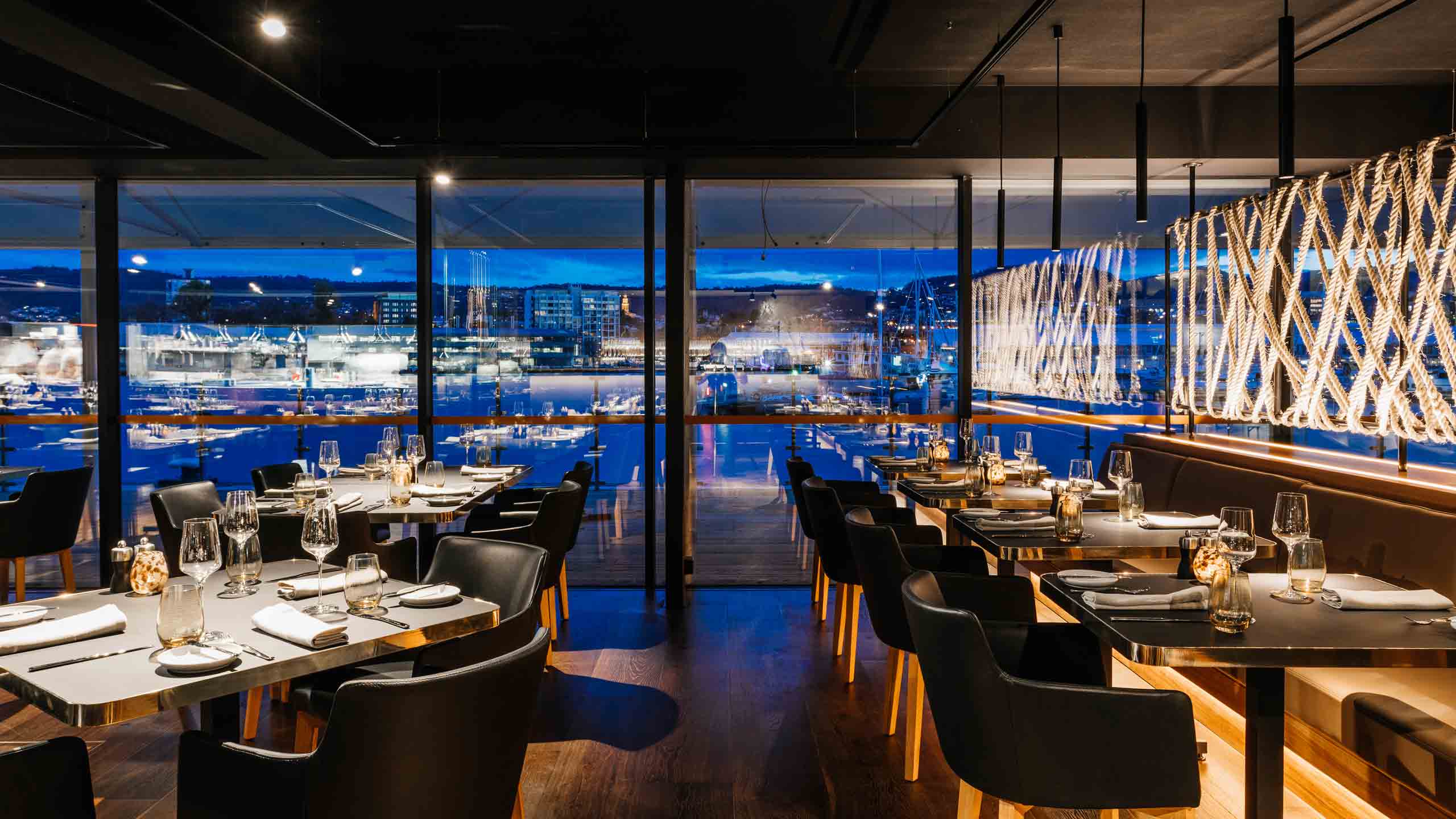 Macq01-hotel-hobart-tasmania-dining-bar