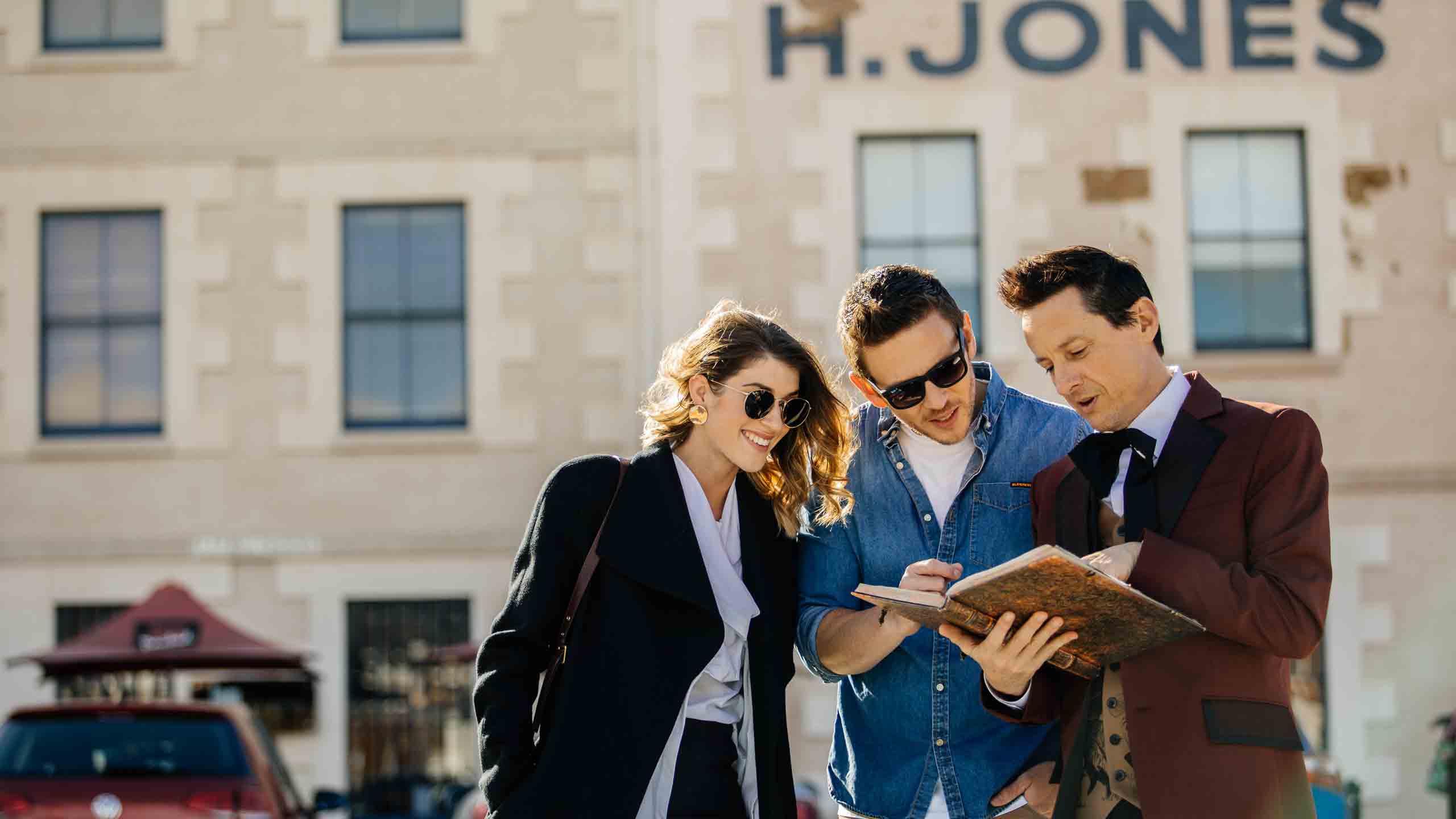 Macq01-hotel-hobart-tasmania-h-jones-private-tour