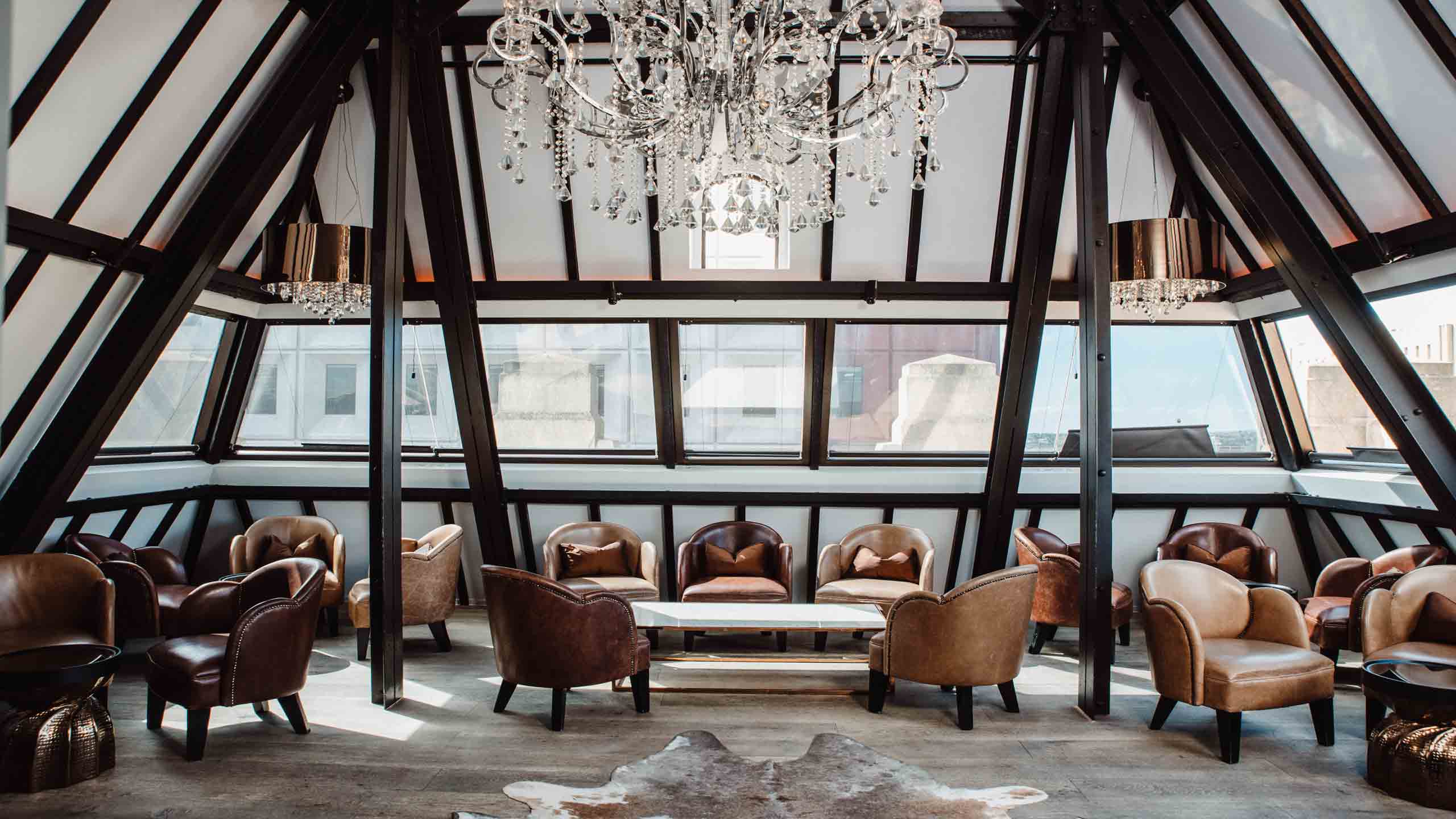 Mayfair-hotel-Hennessy-Lounge