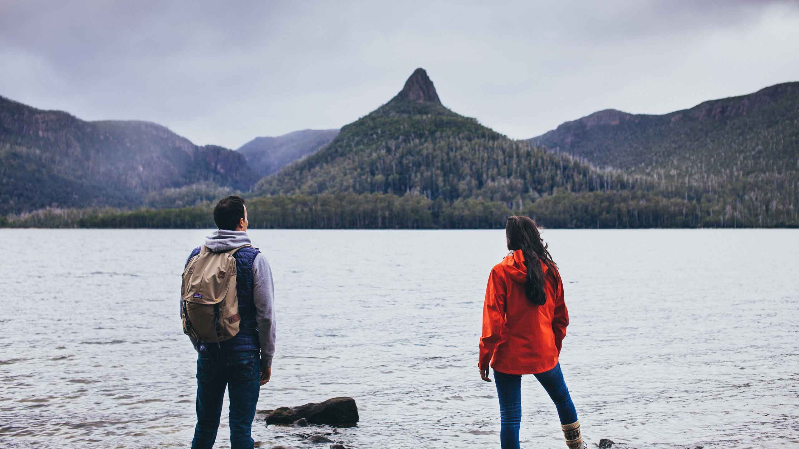 pumphouse-point-lake-st-clair-tasmania-surrounding-views-on-lake