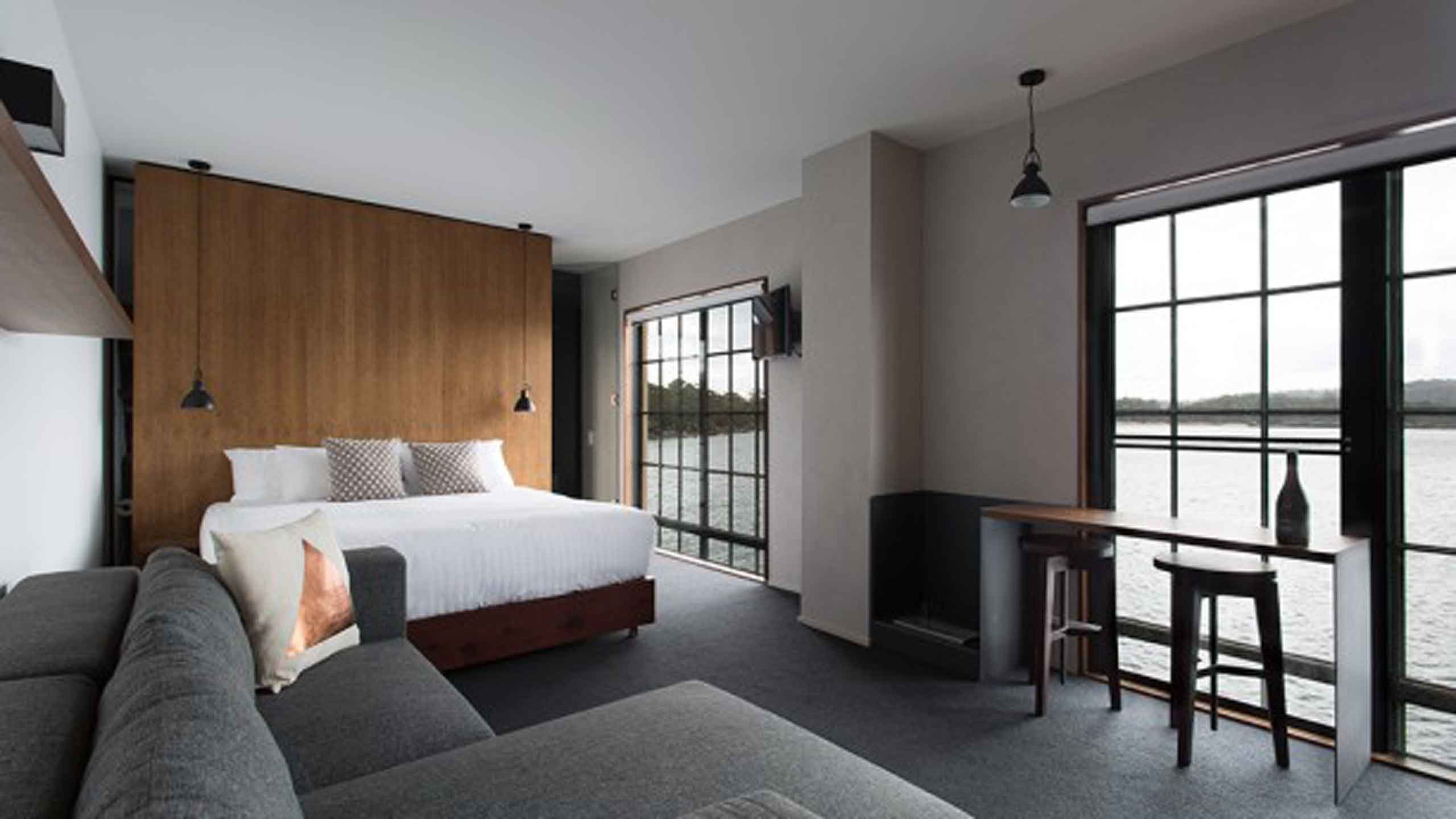 pumphouse-point-lake-st-clair-tasmania-middle-floor-room