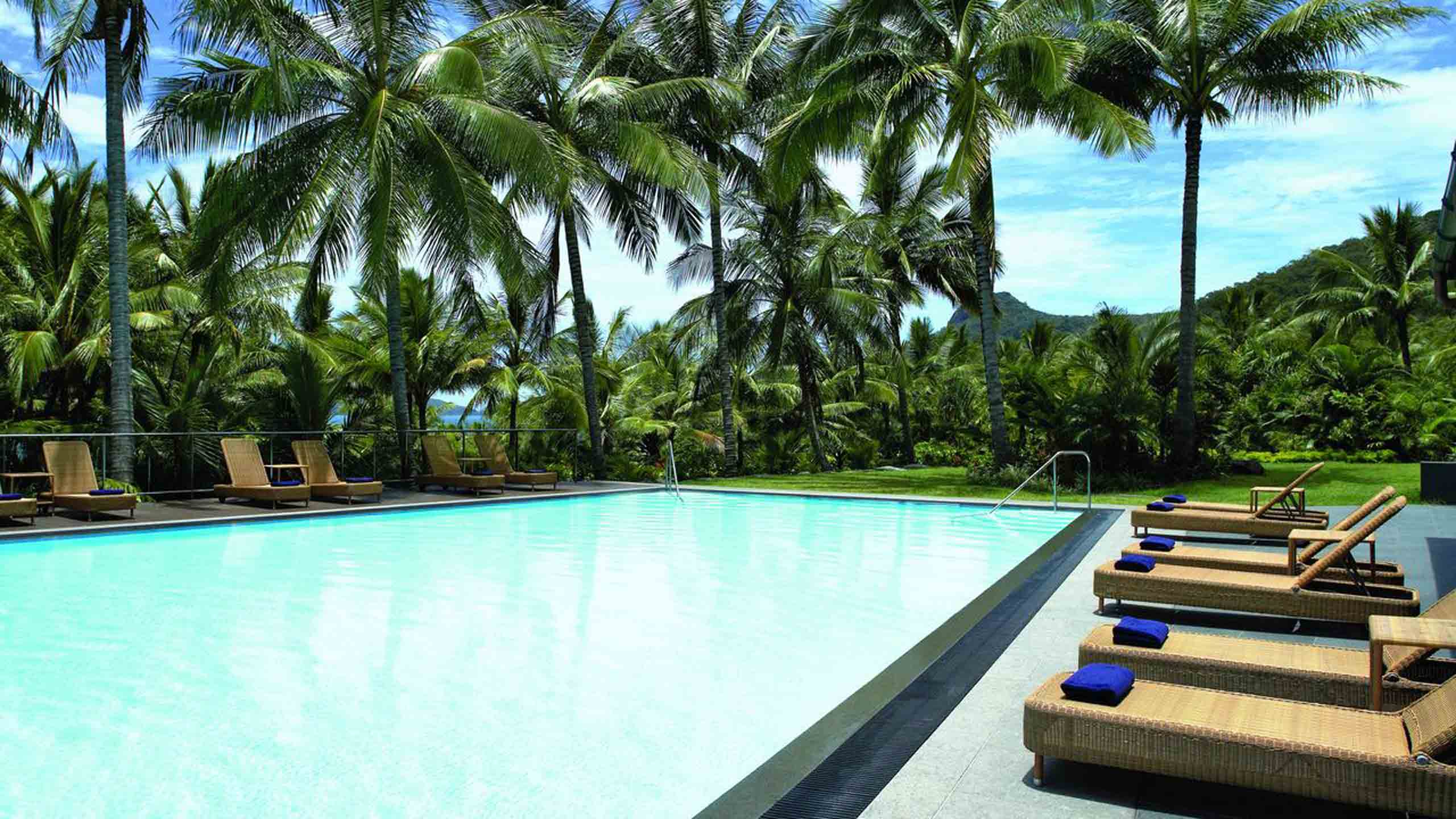 reef-view-hotel-great-barrier-reef-whitsundays-pool