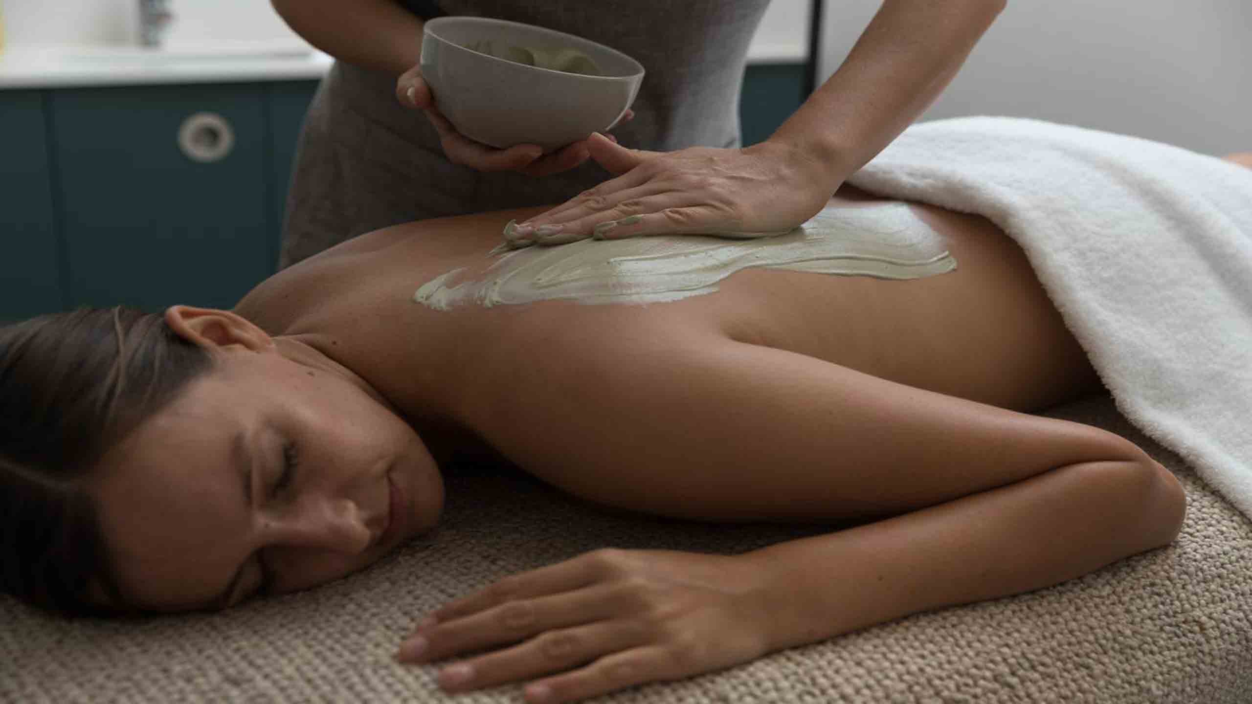 spa-treatment-riley-cairns-queensland-australia