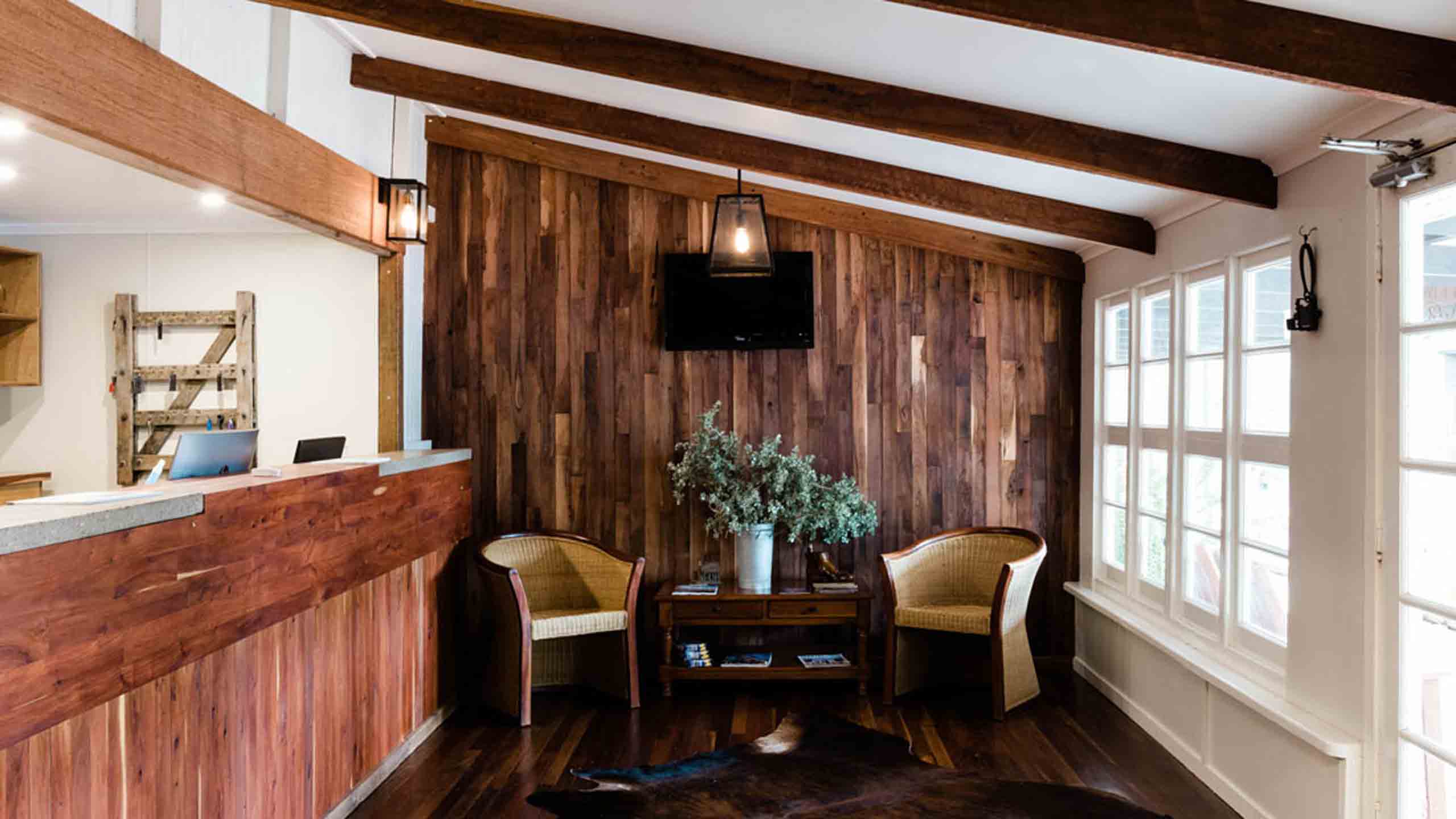 inside-reception-saltbush-retreat-queensland-longreach