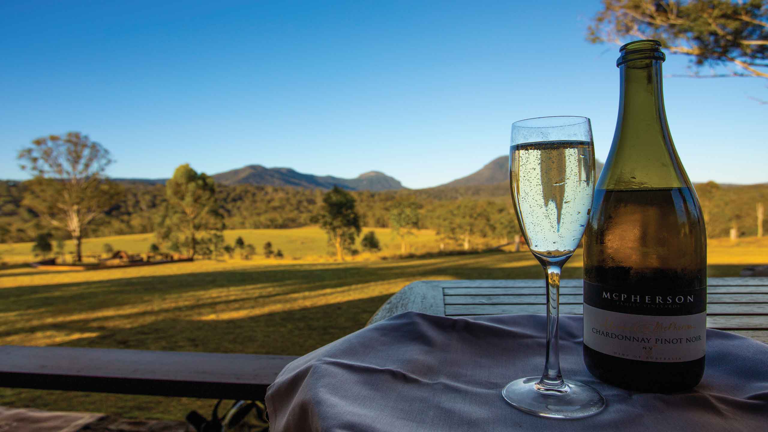 scenic-rim-glamping-queensland-australia-champagne-views
