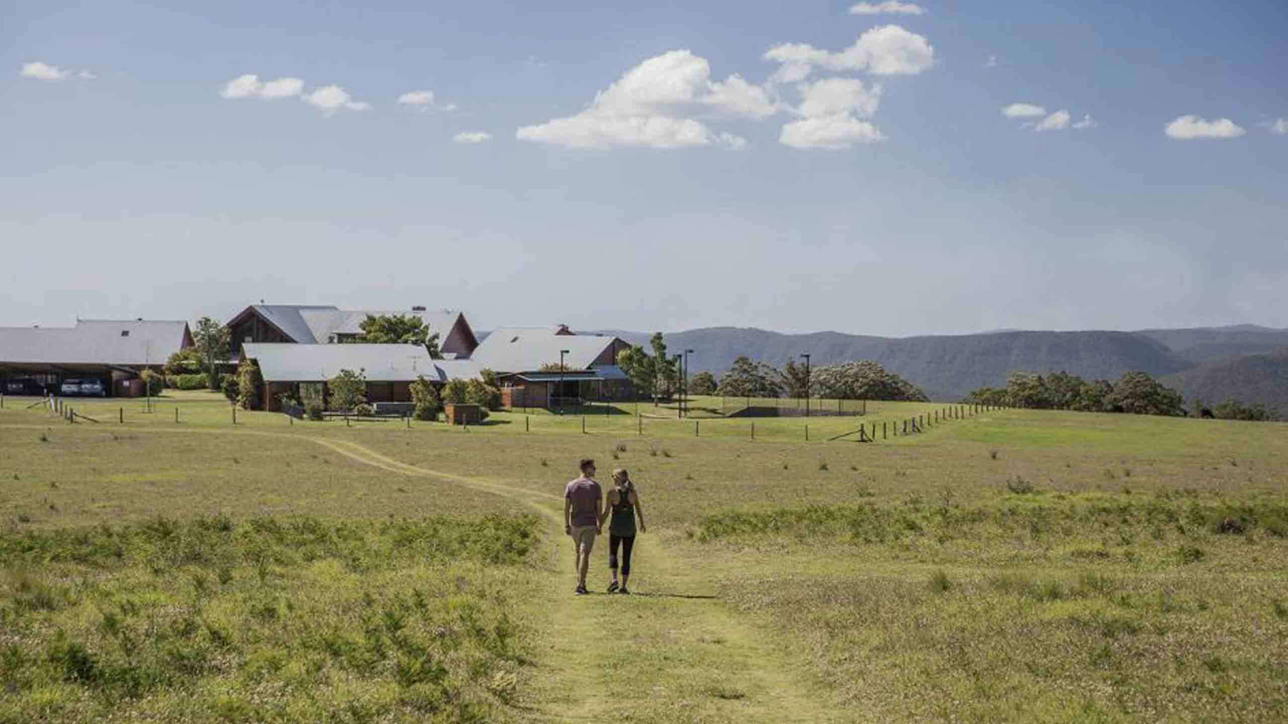 spicers-peak-lodge-scenic-rim-queensland-walking-on-property