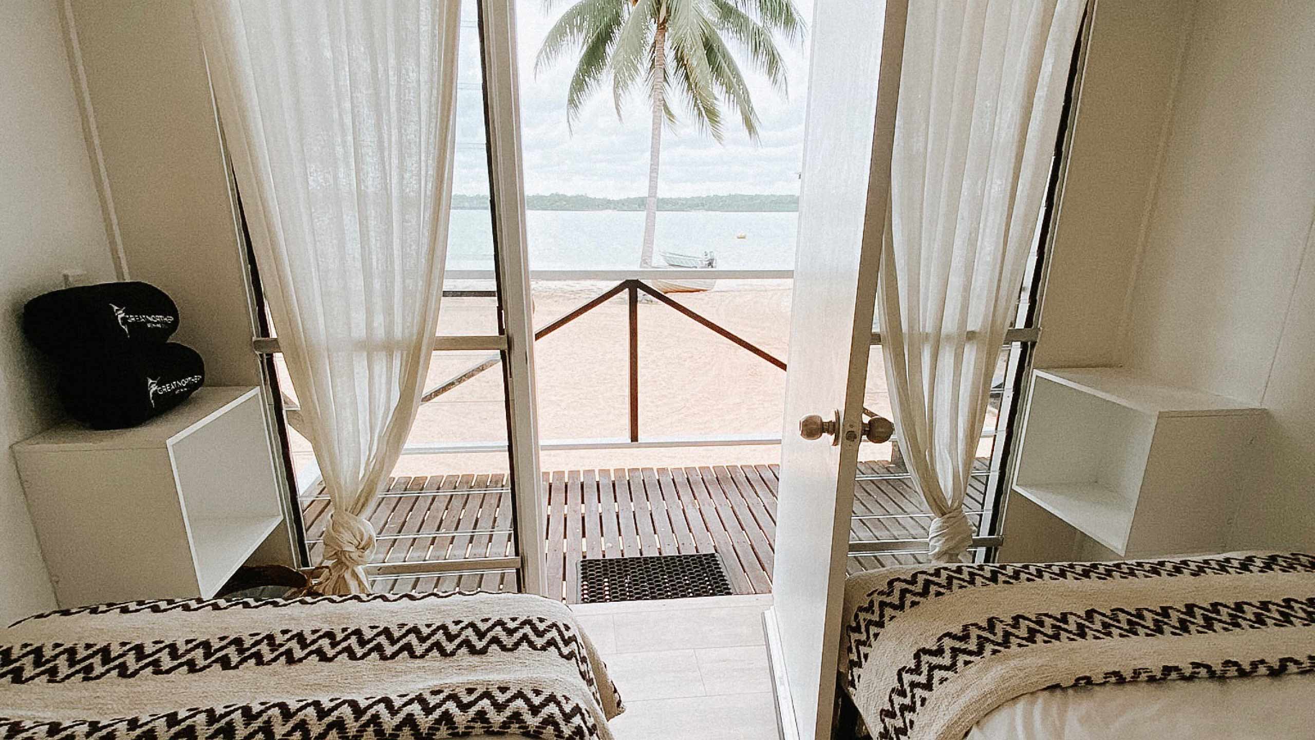 tiwi-island-retreat-northern-territory-australia-queen-room