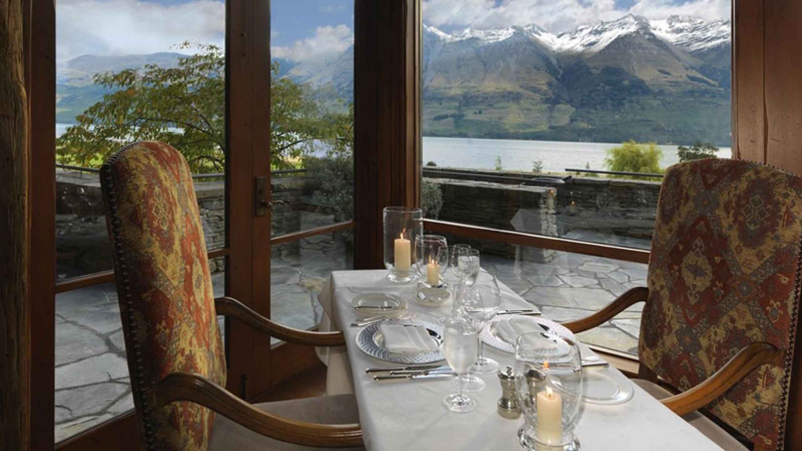 blanket-bay-lodge-glenorchy-new-zealand-table-setting