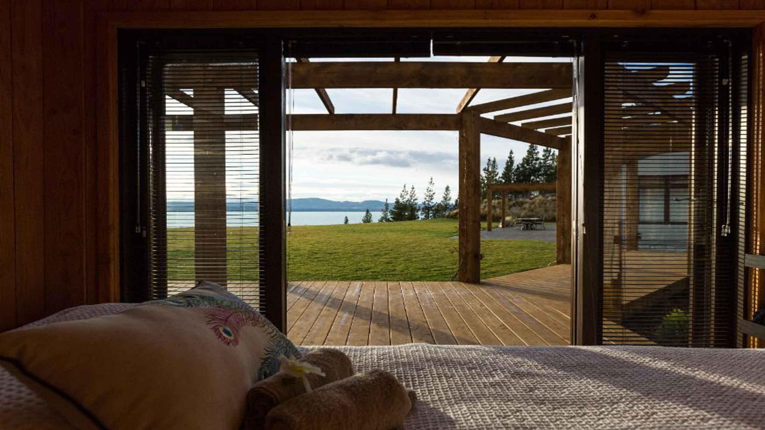 mt-cook-lakeside-retreat-new-zealand-private-fantail-spa