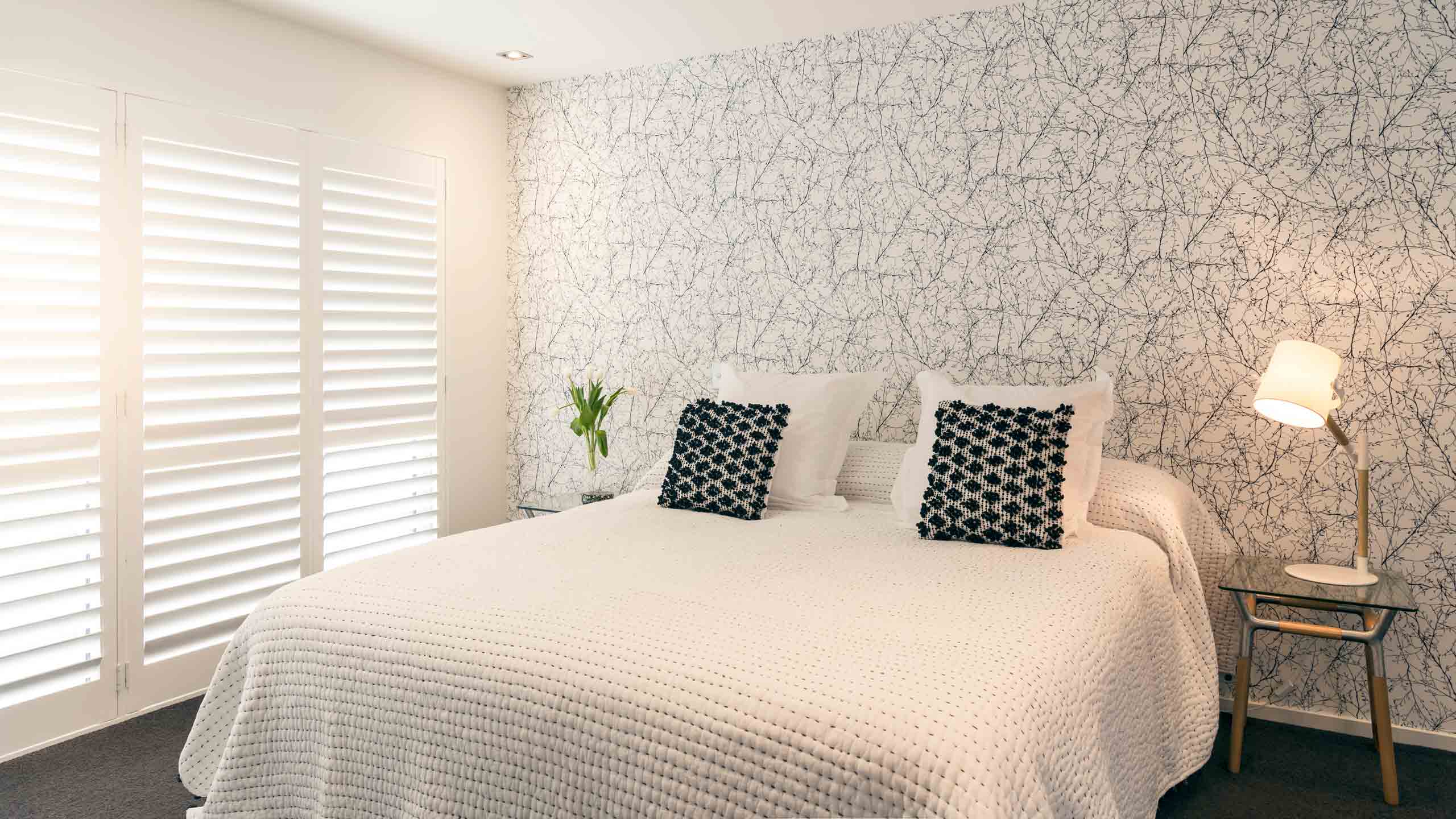 salt-waterfront-apartment-picton-marlborough-new-zealand-bed-bedroom