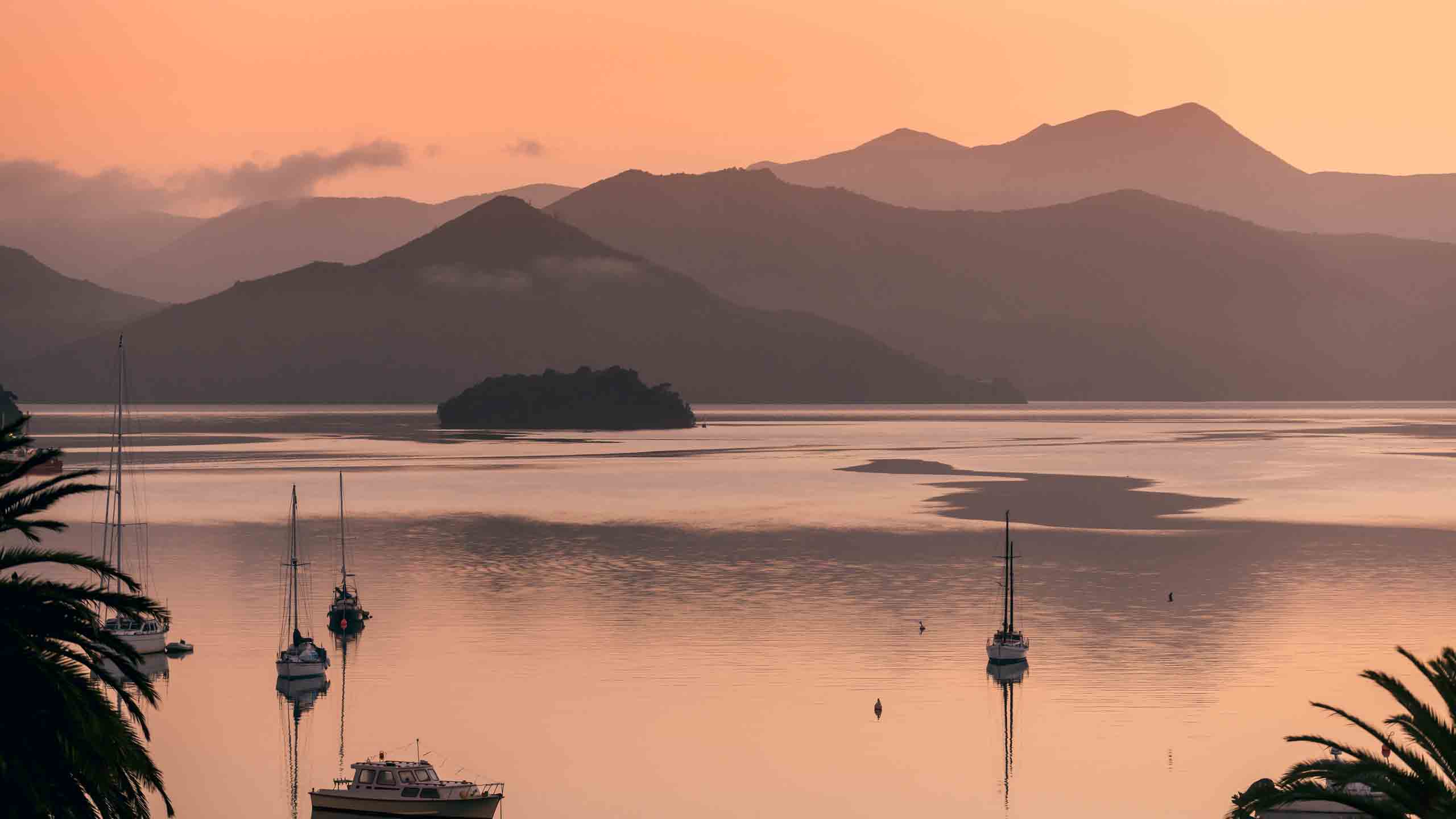 salt-waterfront-apartment-picton-marlborough-new-zealand-view-sunset