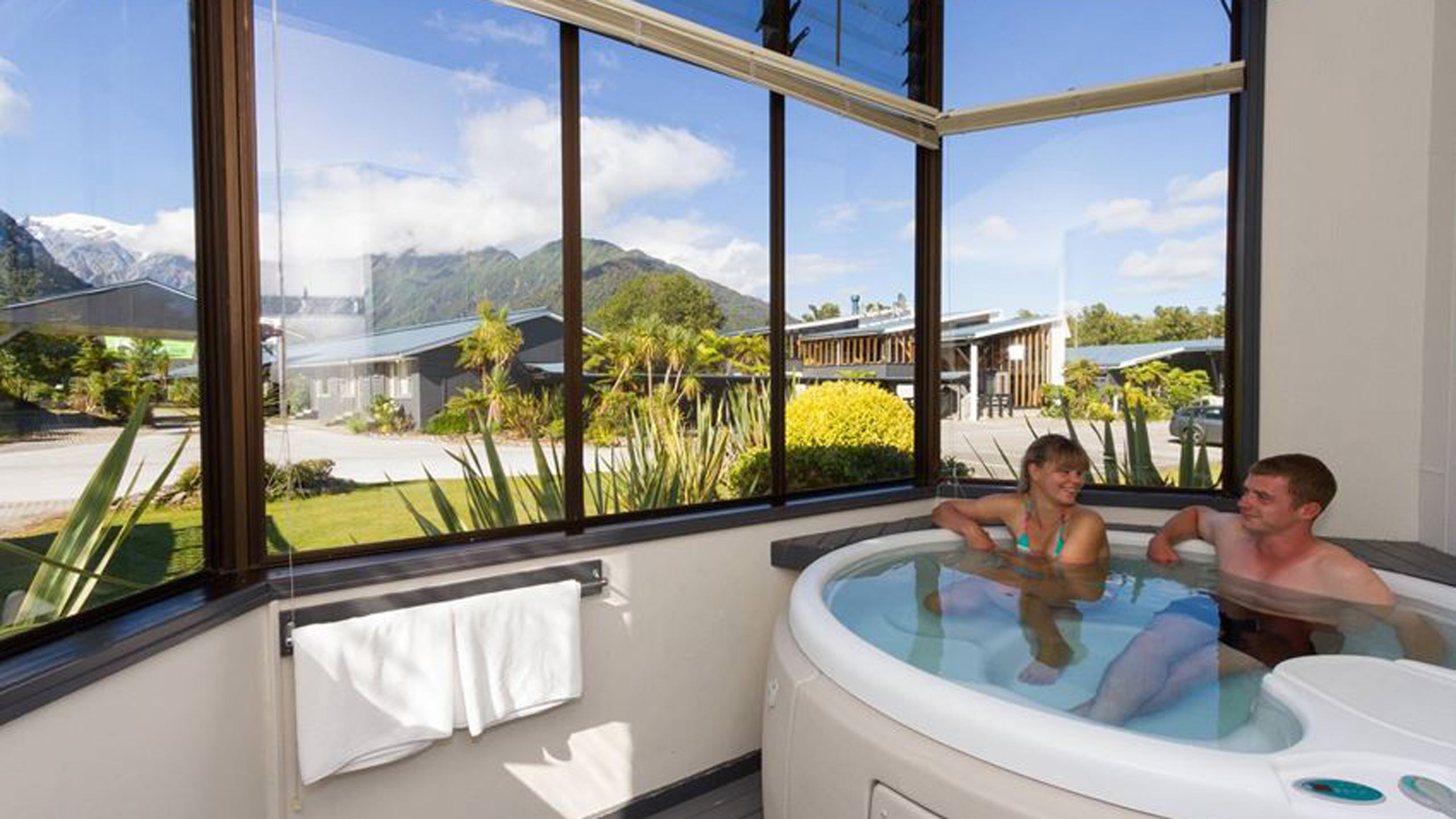 scenic-hotel-franz-josef-glacier-new-zealand-spa