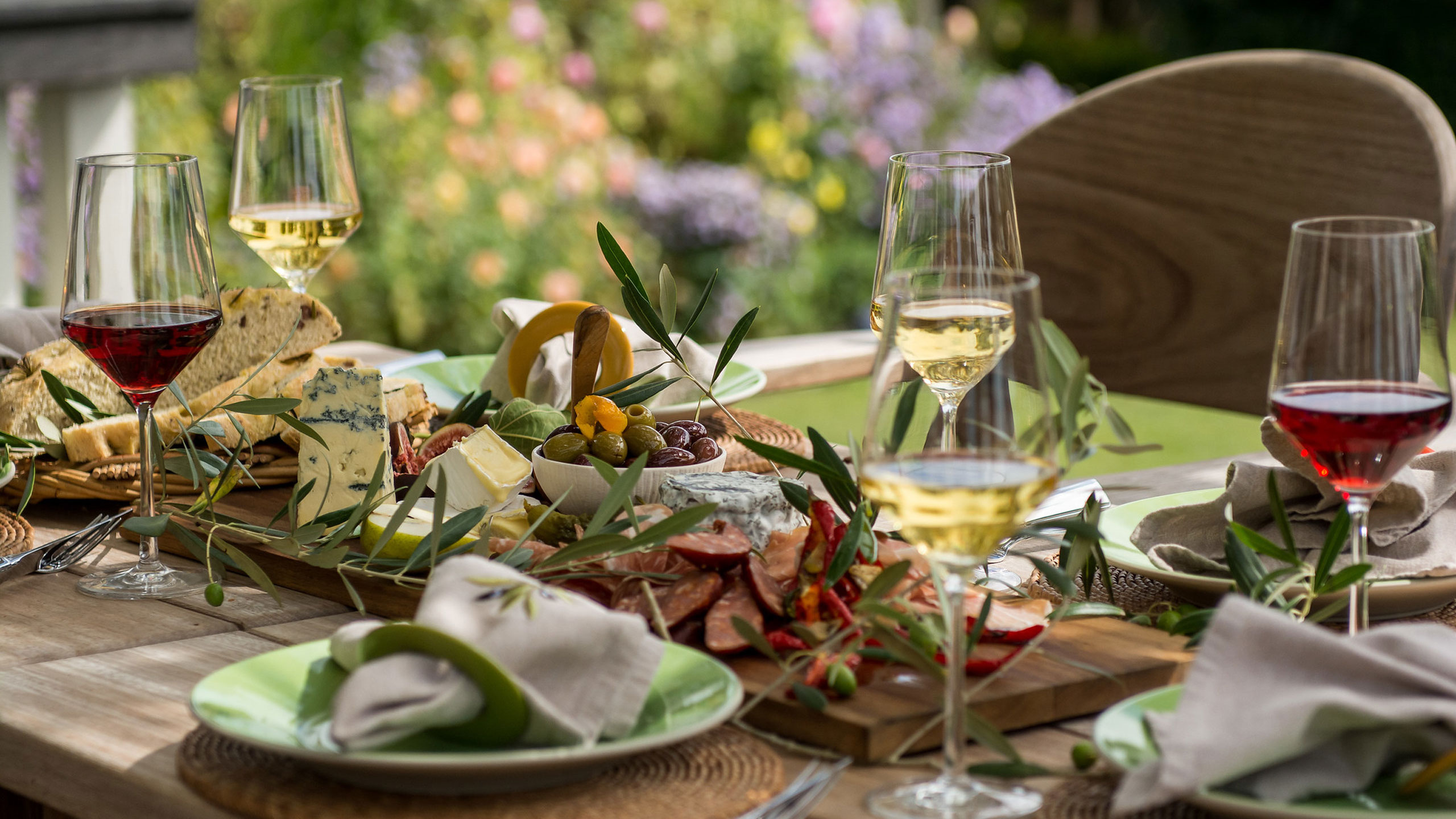 te-koi-lodge-nelson-new-zealand-dining