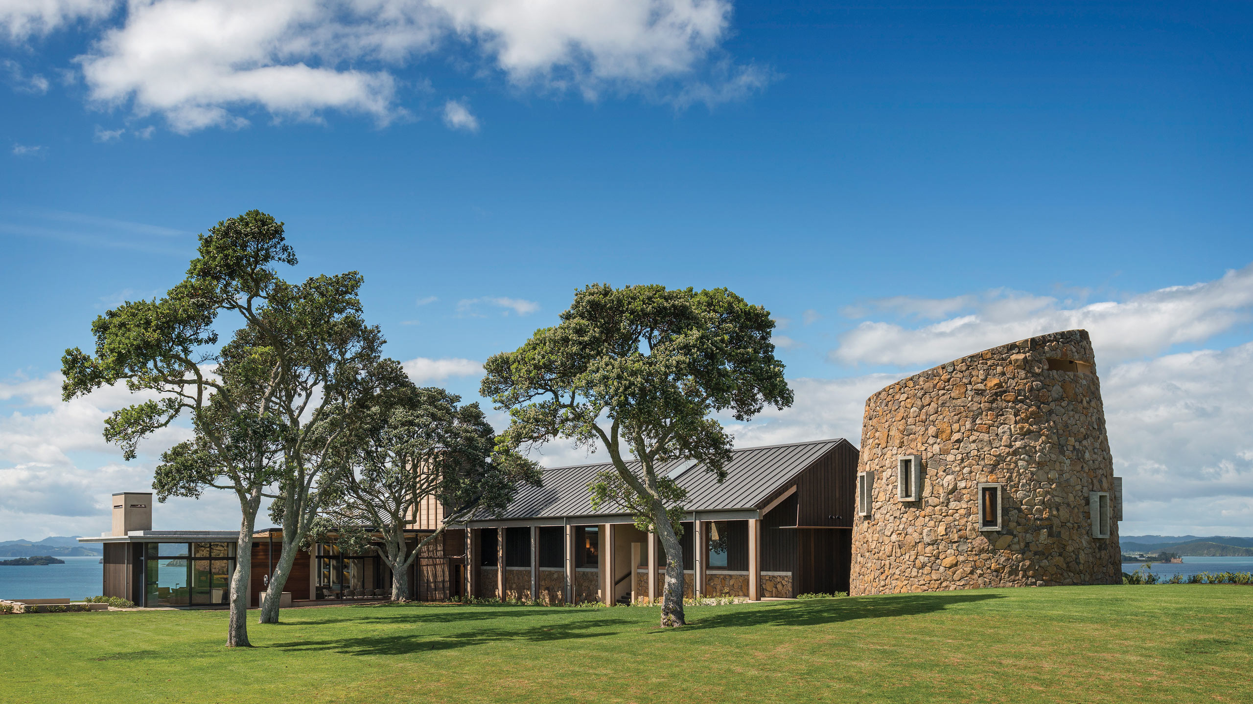 the-landing-bay-of-islands-new-zealand-cooper-residence-view-with-trees
