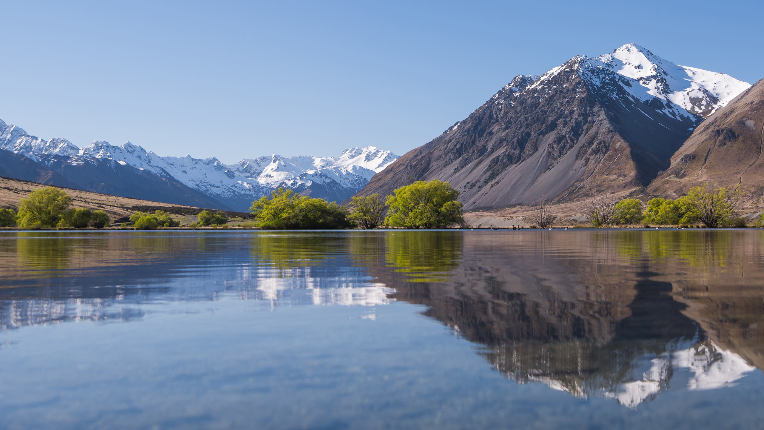 the-lindis-ahuriri-wanaka-new-zealand-lodge-landscape-surrounds