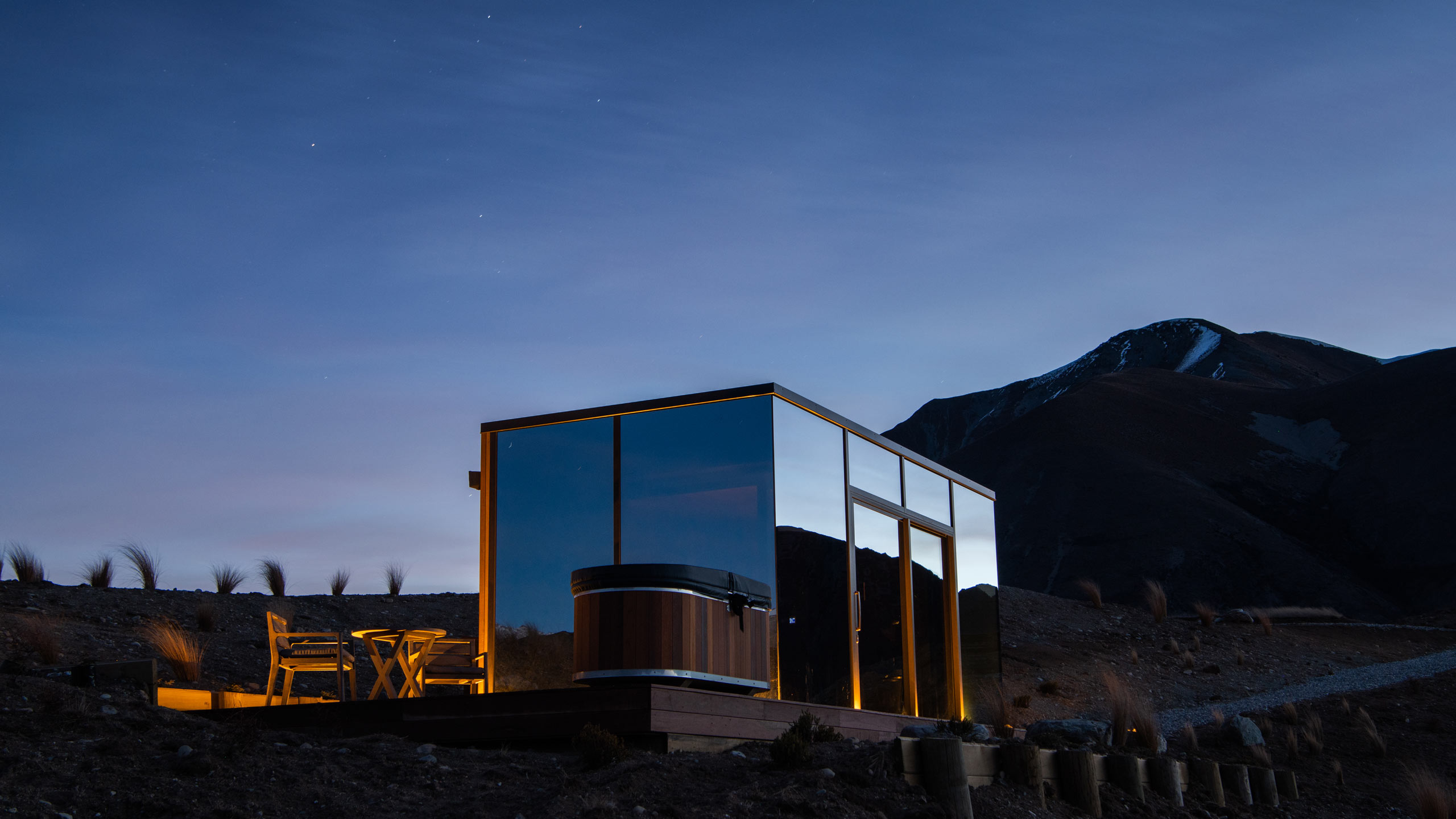 the-lindis-ahuriri-wanaka-new-zealand-pod-exterior-landscape