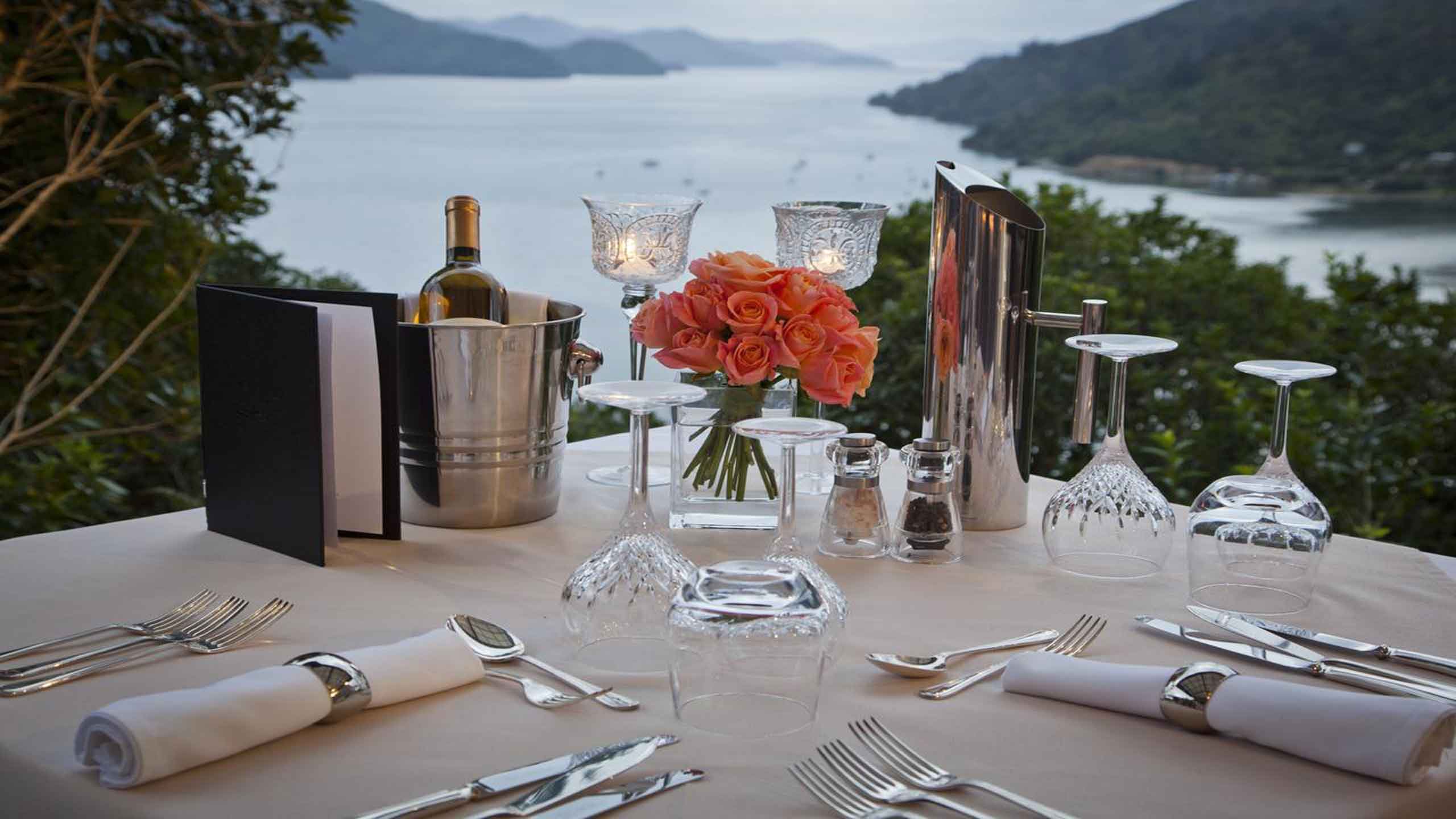 the-sounds-retreat-picton-marlborough-sounds-new-zealand-al-fresco-dining