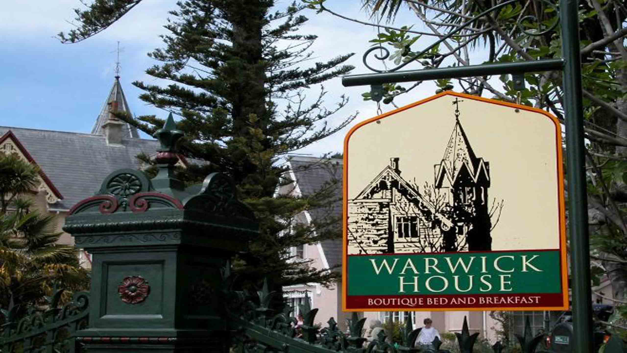 warwick-house-nelson-new-zealand-sinage