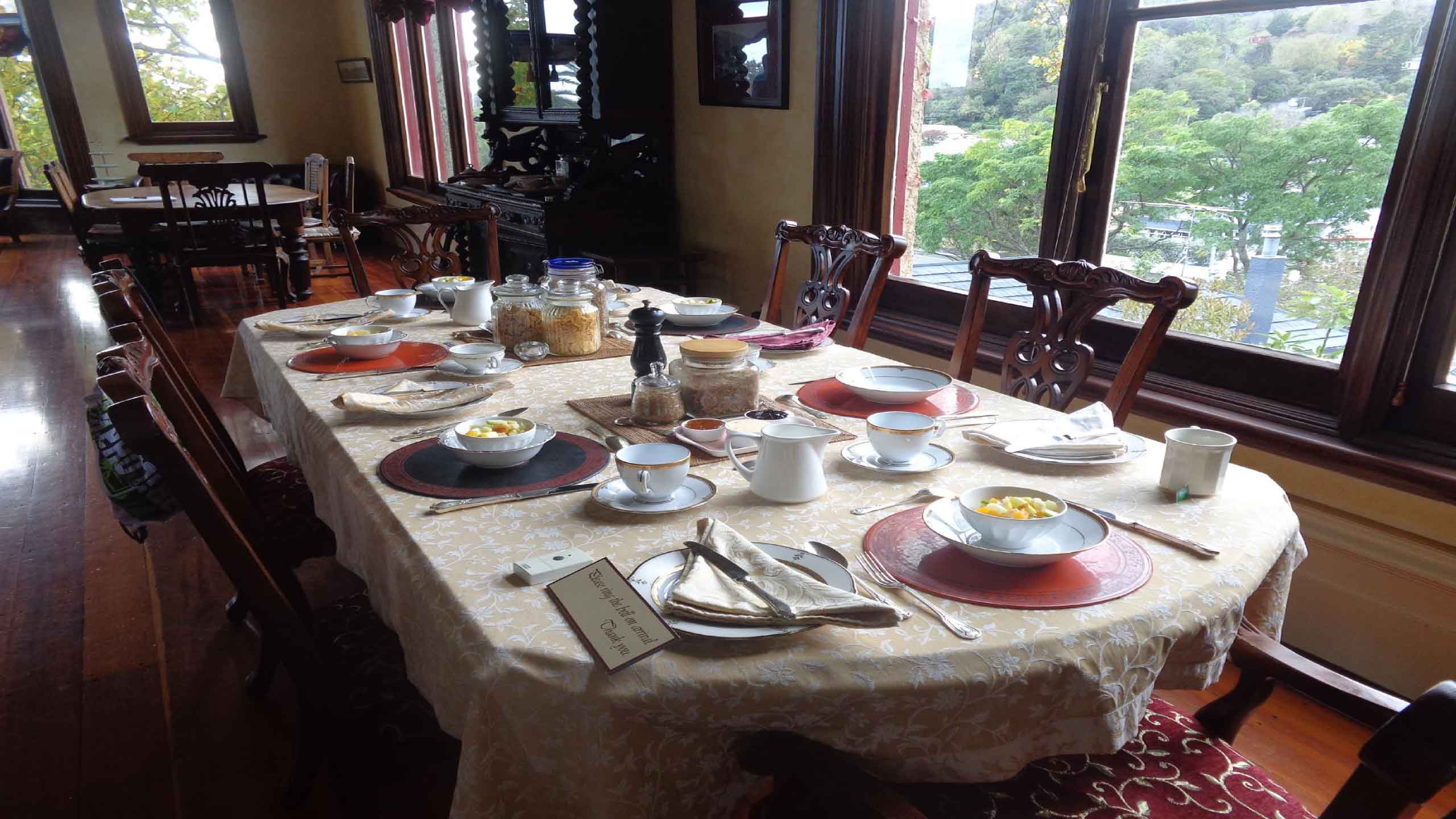 warwick-house-nelson-new-zealand-table-dining