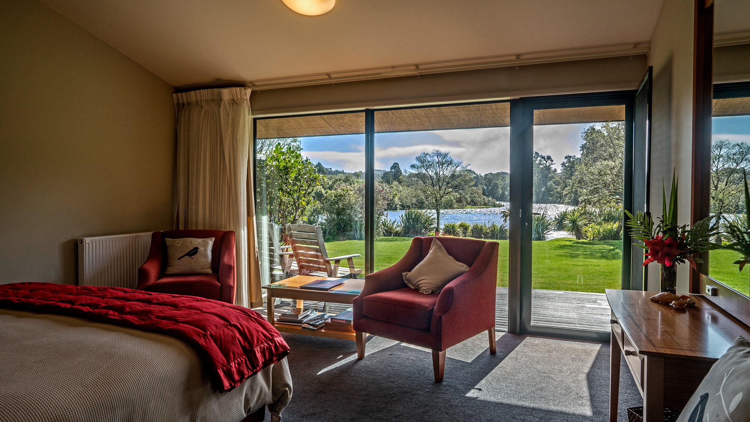 wilderness-lodge-lake-moeraki-new-zealand-riverview-room-views