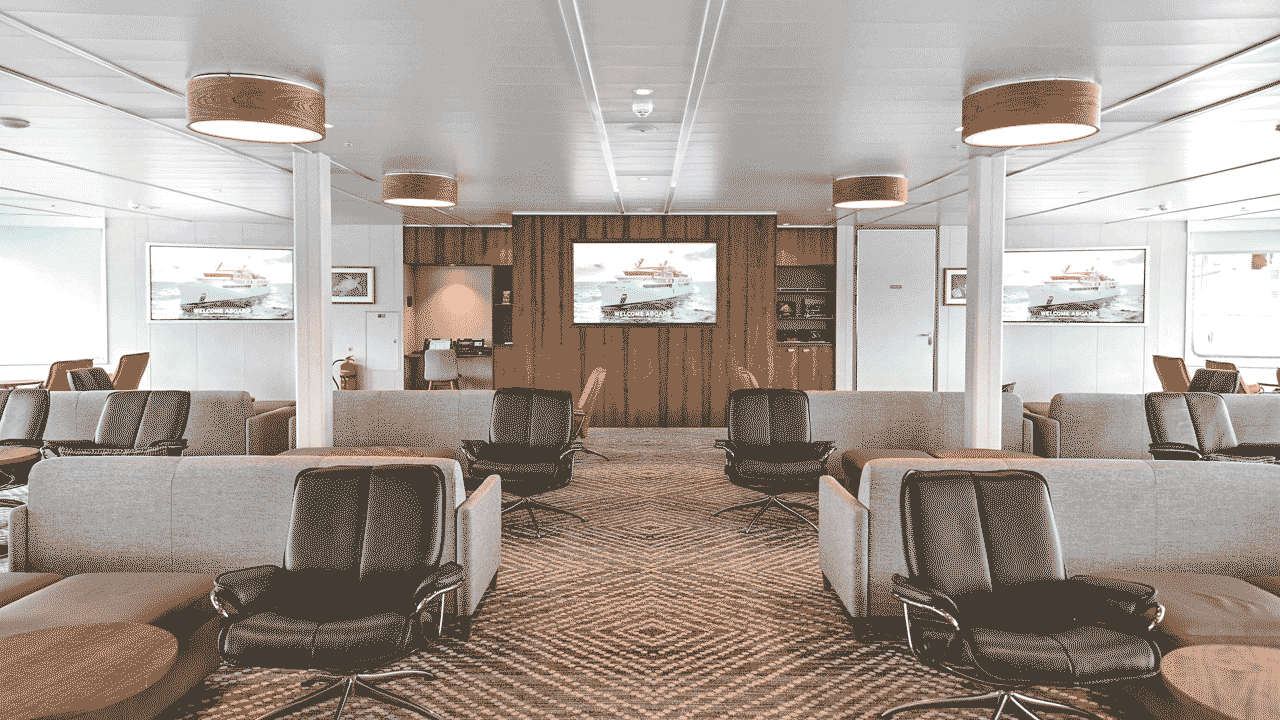 coral-adventurer-lecture-room