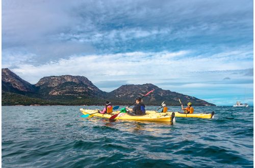 kayaking-freycinet-tasmania-australia