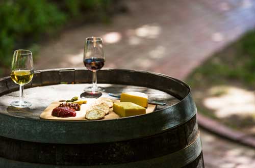 boyntons-feathertop-winery-high-country-victoria-cheese-and-wine