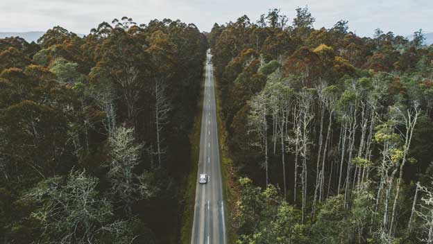 tasmania-australia-travelling-on-lyell-highway-above