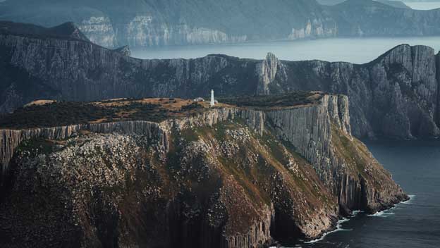 Tasmania-tasman-island-australia-lighthouse-cliffview-crd-Jason-Charles-Hill