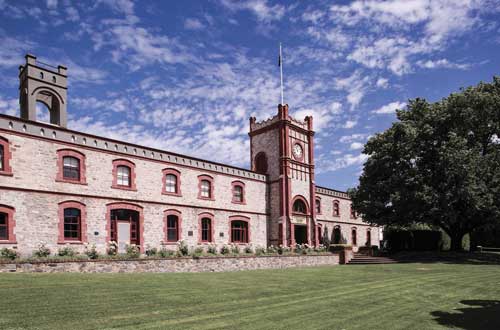 south-australia-barossa-valley-yalumba-exterior