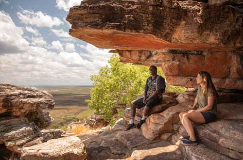 northern-territory-injalak-hill-arnhem-land-rock-art-tour