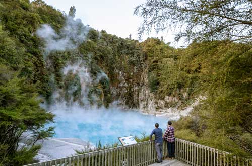 north-island-waimangu-volcanic-valley-new-zealand-geothermal