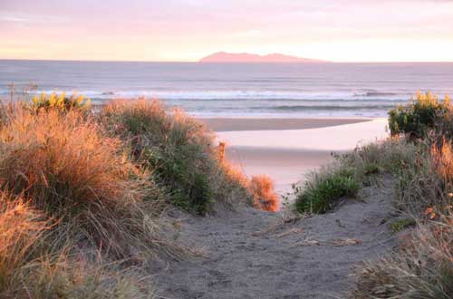 waihi-beach-new-zealand-sunset