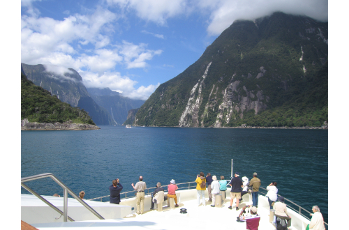 south-island-milford-sounds-fiordland-luxury-cruise-new-zealand-milford-wellington