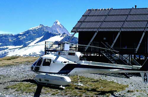 Chalet-image-with-Aspiring-Helicopters-in-foreground