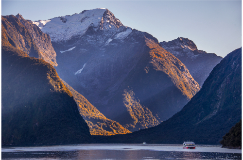 milford-sound-luxury-cruise-majestic-scenery-new-zealand-south-coast