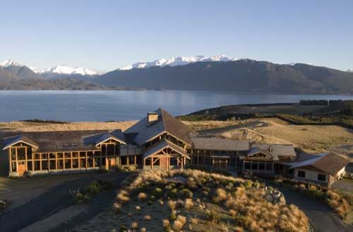 Fiordland-Lodge-Exterior-te-anau-new-zealand-fiordland-national-park