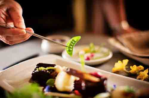flying-gourmet-getaway-australia-plated-food