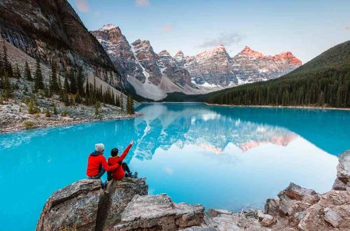 canada-banff-national-park-walk-lake-in-the-park