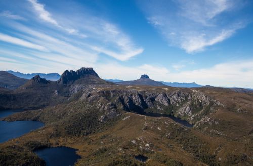 Cradle-Mountain-walk-helicopter-flight-dove-lake