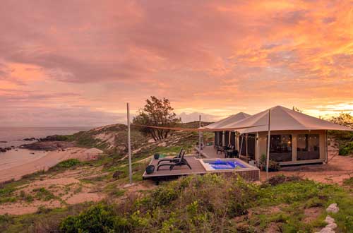 australia-northern-territory-bremmer-island-banubanu-retreat-sunset-exterior